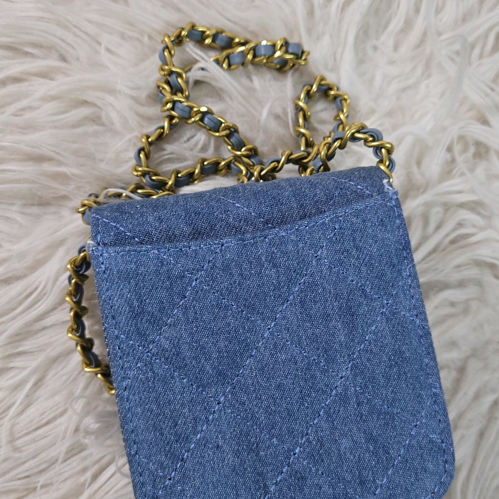 Chanel VIP Denim Quilted Crossbody Bag with Gold Chain - Picture 3 of 8